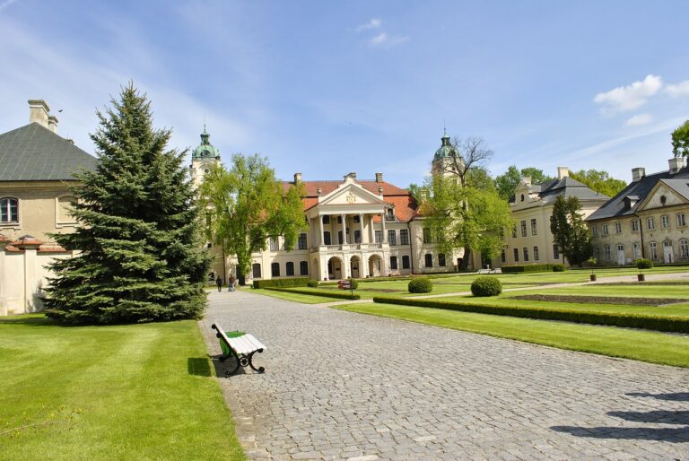 Pałac w Kozłówce – co warto o nim wiedzieć?